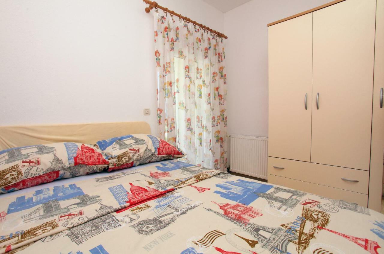 Apartman Dinka Trogir Zewnętrze zdjęcie